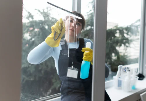 Nettoyage de vitres intérieures et extérieures à Puchevillers